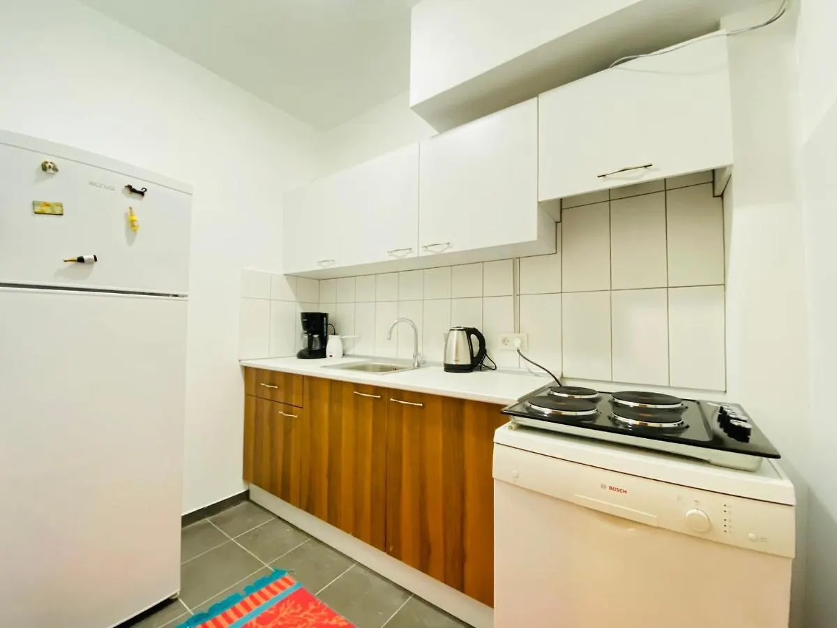 Flat W Backyard In Nisantasi Apartment Istanbul 0*,
